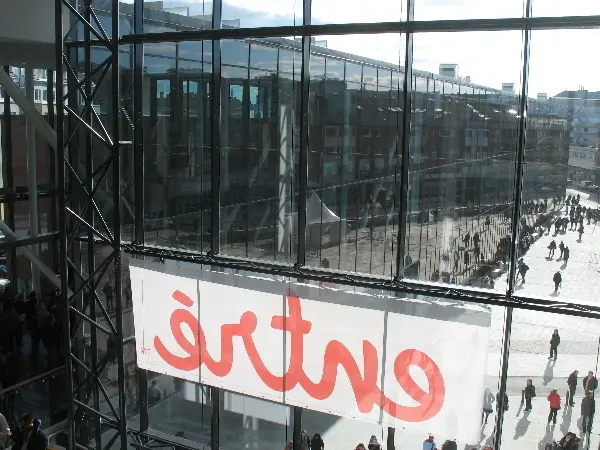 Entr, Malm. Rise and decay of a shopping mall. Photo by Stefan Stenudd.