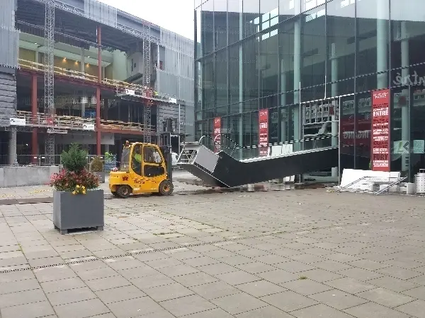 Entr, Malm. The decay of a shopping mall. Photo by Stefan Stenudd.