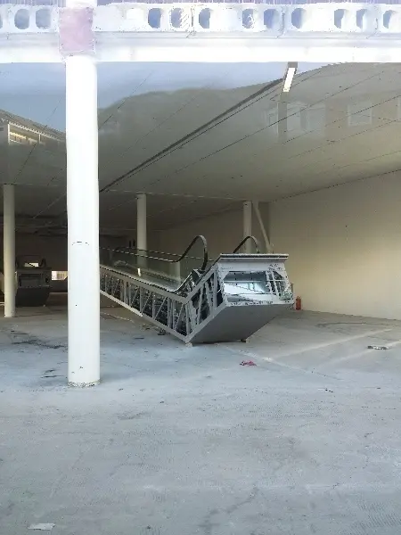 Entr, Malm. The decay of a shopping mall. Photo by Stefan Stenudd.