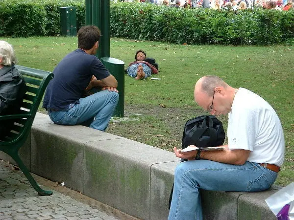 Folks at a festival. Photo: Stefan Stenudd.