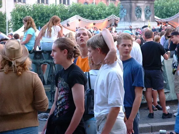 Folks at a festival. Photo: Stefan Stenudd.