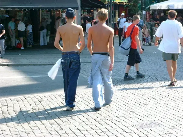 Folks at a festival. Photo: Stefan Stenudd.