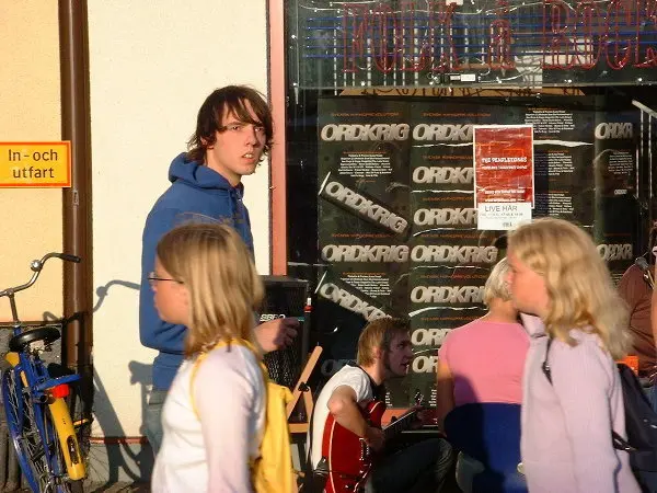 Folks at a festival. Photo: Stefan Stenudd.