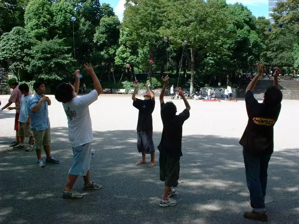 Shinjuku park yo-yo. Photo by Stefan Stenudd.