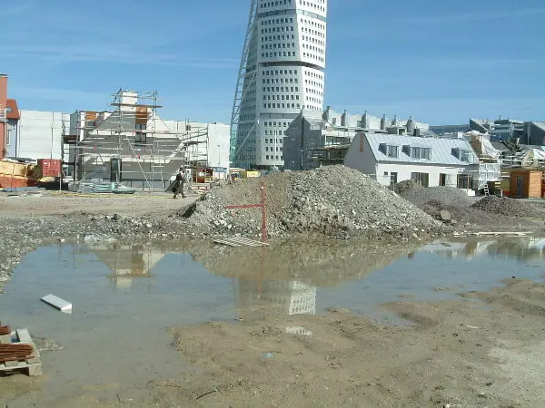 Turning Torso in Malm, Sweden. Photo by Stefan Stenudd.